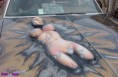 /album/krasne-umeni/beautiful-woman-on-the-hood-of-the-car-jpg/